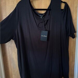 Women's Black Short Sleeve Top with Shoulder Cutout